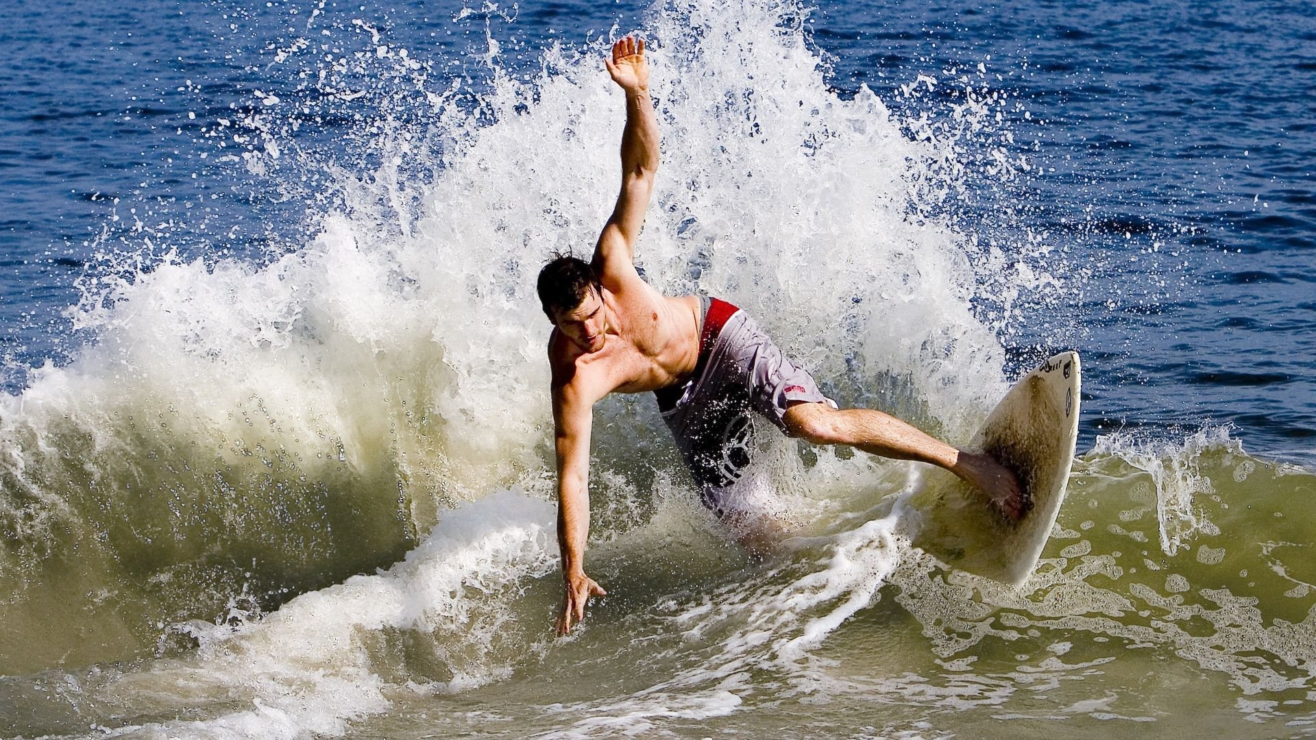 跨界统治力，雄鹿轻取国王之夜，布伦森在欧冠决赛的接管启示